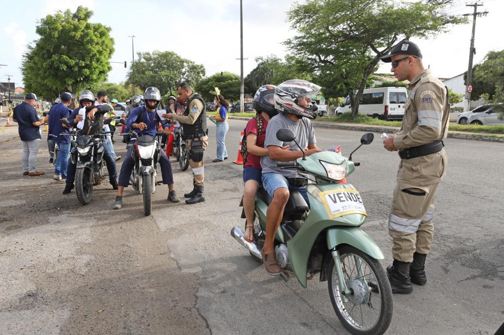 Blitz educativa abre Semana Nacional de Trânsito em Aracaju - SMTT Aracaju